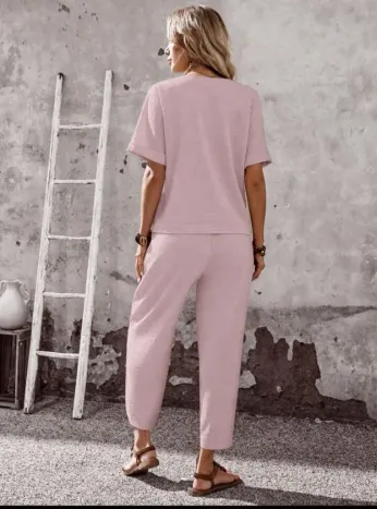 Kadın Kısa Kollu Asimetrik Kesim Detaylı Düğmeli Bürümcük Bluz Ve Pantolon Ikili Takım - 2XL-3XL - Pembe