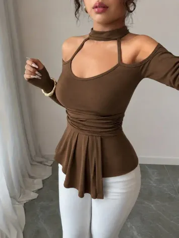 Kadın Omuzlardan Açık Yarı Balıkçı Yaka Uzun Kollu V Yakalı Onu Pileli Viskon Bluz - L-XL - Kahve