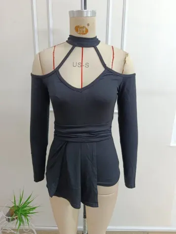 Kadın Omuzlardan Açık Yarı Balıkçı Yaka Uzun Kollu V Yakalı Onu Pileli Viskon Bluz - 2XL-3XL - Siyah