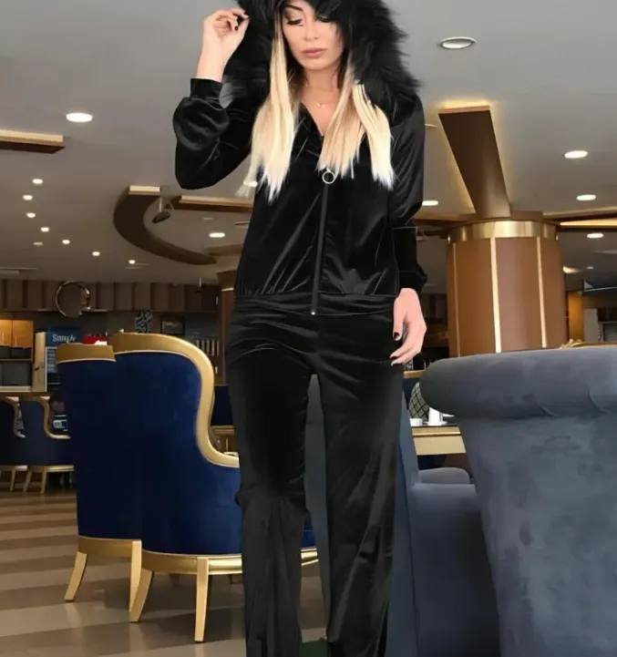 Kadın Uzun Kollu önden Fermuarlı Kapşon Tüy Detaylı Kadife Bluz Ve Pantolon Ikili Takım
