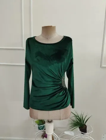 Kadın Uzun Kollu Yakası Açık Belden Taş Detaylı Kadife Bluz - 2XL-3XL - Yeşil