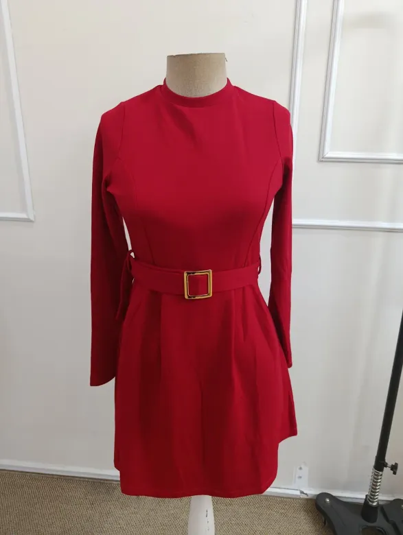 Kadın Uzun Kollu Yarı Balıkçı Yakalı Belinde Toka Detaylı Kısa Modal Elbise - L-XL - Kırmızı