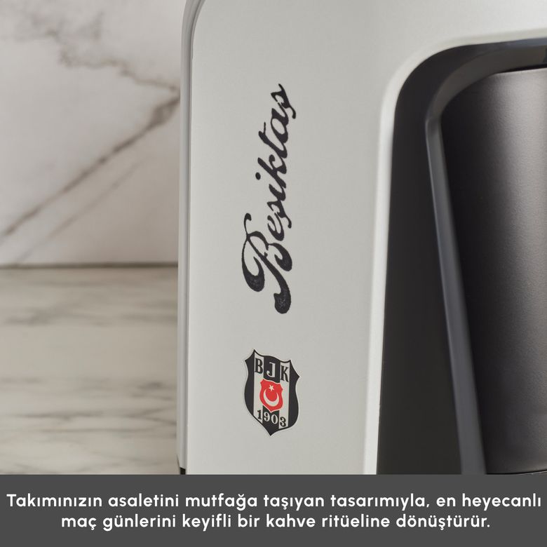 Karaca TR9IUJIN9UIJ9YRN X Beşiktaş Lisanslı Hatır Hüps Marş Söyleyen Sütlü Türk Kahve Makinesi