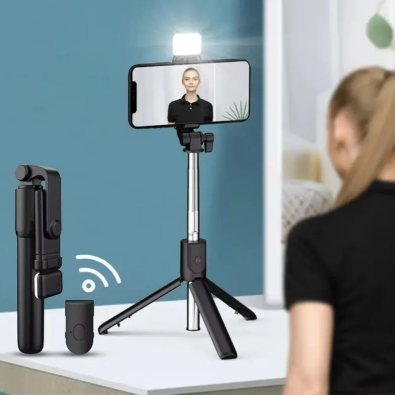Kendiliğinden LED Işıklı Kumandalı Uzayabilen Selfie Çubuğu,Masa Üstü Tripod (4745)