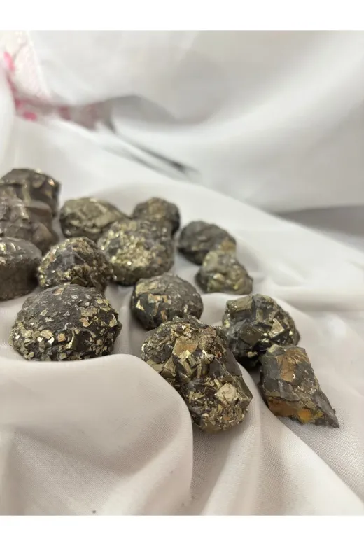 kuartz fil355 Pirit Taşı. 34-140Gr Arasında Değişiklik Gösterebilir