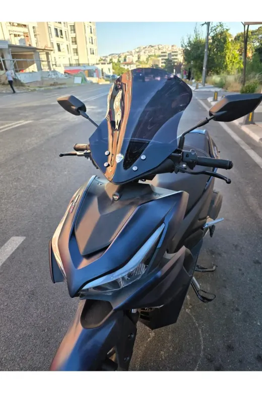 Küba Arome 125 Ön Cam 2022-2026 Model 43cm Siyah Renkli KISA CAM