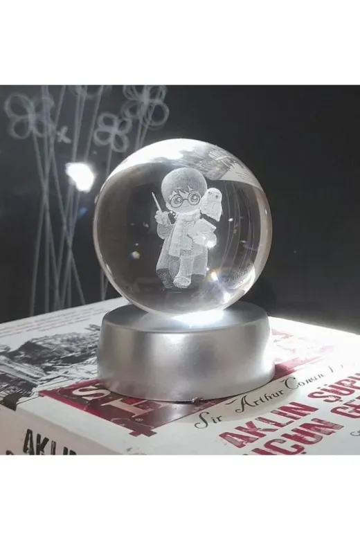 KUZEYPOL KPHARRY2 Kristal 3D Işıklı Renk Değiştiren Standlı Harry Potter Tasarımı Cam Küre