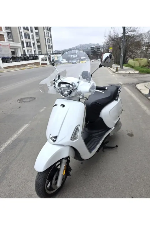 Kymco Like 200 Ön Cam 2009-2023 Model 43cm Şeffaf Renkli 4mm APARATSIZ