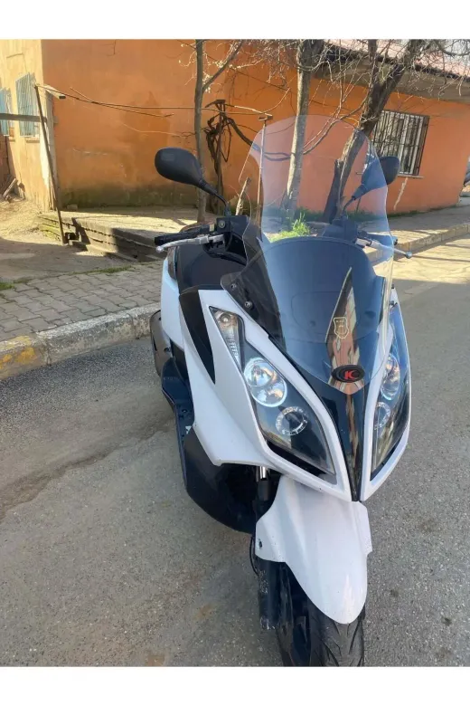 Kymco Xtown 250 İ Ön Cam 2016-2026 Model 78cm Şeffaf Renkli 4mm UZUN