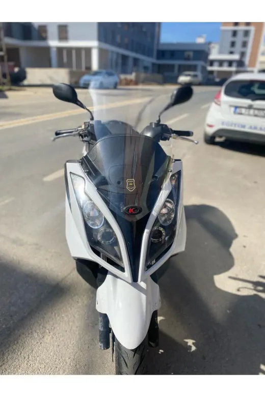 Kymco Xtown 250 İ Ön Cam 2016-2026 Model 78cm Şeffaf Renkli 4mm UZUN