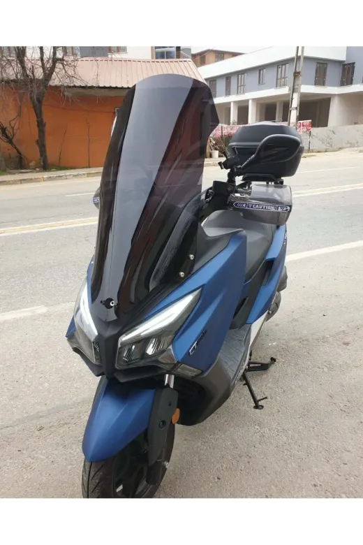 Kymco Xtown CT 250 Ön Cam 2020-2026 Model 83cm Siyah Renkli 4mm yoktur