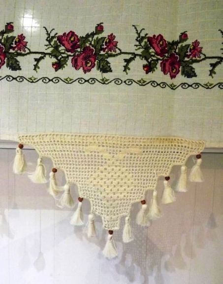 Mandaş Buldan Kanaviçe İşlemeli  Dış Balkon perdesi  200x60 cm Kırmızı