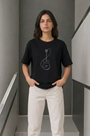 Minimal Gitar Baskılı Tişört T-Shirt Yazlık Kısa Kol Bisiklet Yaka T-Shirt - Siyah - M - Siyah