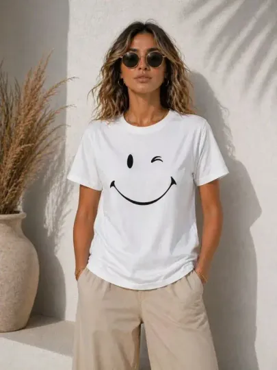 Minimal Gülümseyen Yüz Baskılı Tişört Kısa Kol Yazlık T-Shirt - Beyaz - S - Beyaz