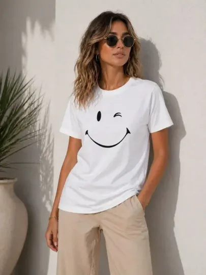 Minimal Gülümseyen Yüz Baskılı Tişört Kısa Kol Yazlık T-Shirt - Beyaz - S - Beyaz