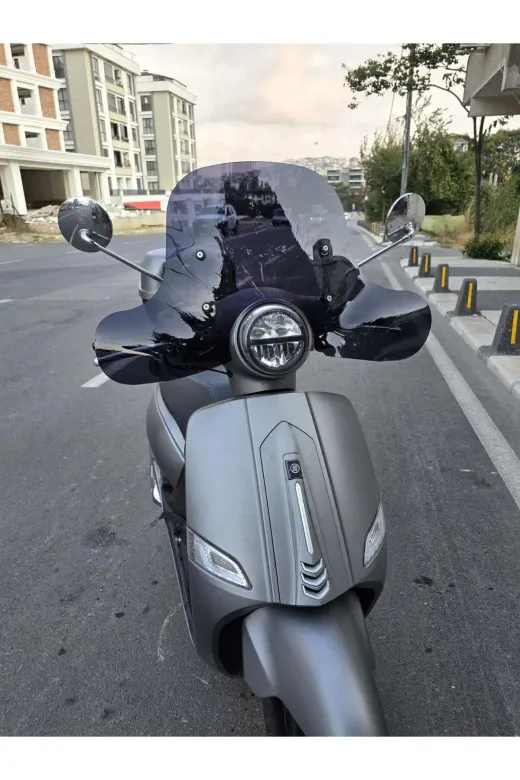 Mondial Exon 125 Ön Cam 2023-2026 Model 39cm Siyah Renkli 4mm Elcikli APARATSIZ