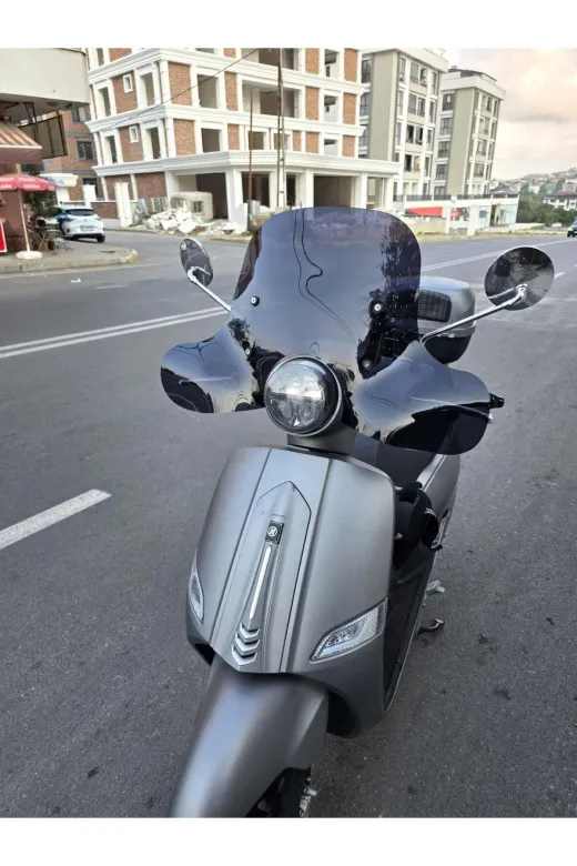 Mondial Exon 125 Ön Cam 2023-2026 Model 39cm Siyah Renkli 4mm Elcikli APARATSIZ