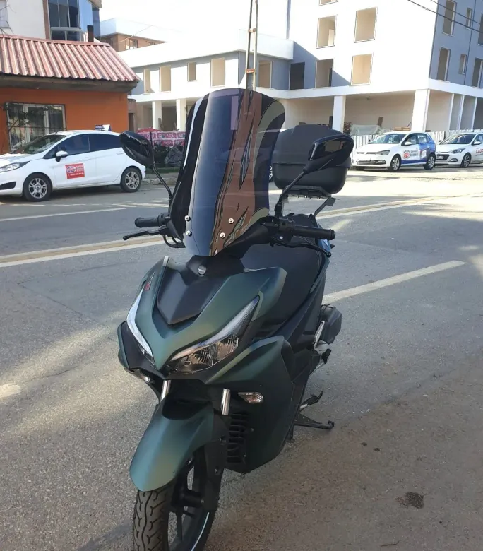 MOTOCAM Abush Benice A-150 Ön Cam 2023-2026 Model 54cm Siyah Renkli