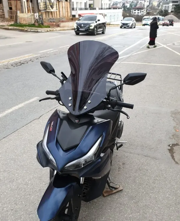 MOTOCAM Abush Benice A-150 Ön Cam 2023-2026 Model 54cm Siyah Renkli Sportif Model