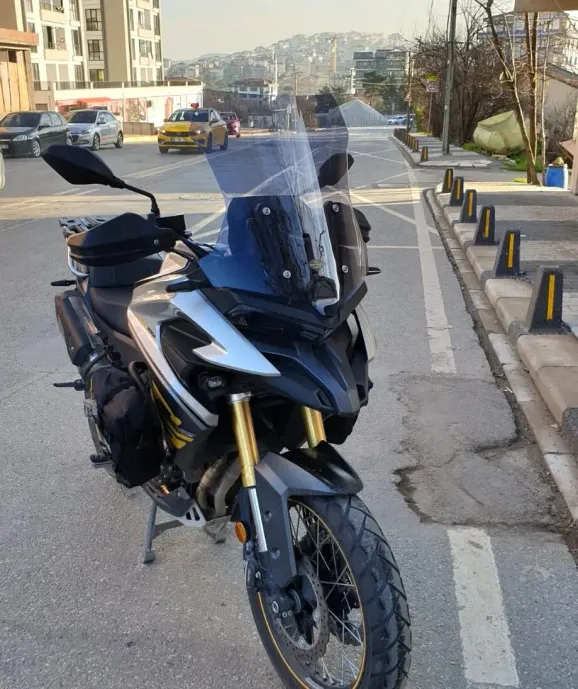 MOTOCAM Voge DSX 525 Ön Cam 2023-2026 Model 65cm füme Renkli 4mm SPORTİF MODEL