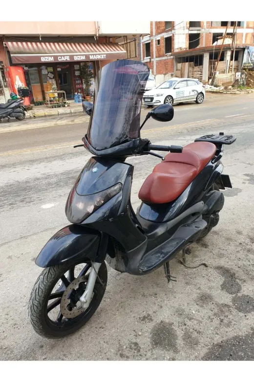 Piaggio Beverly 250 Ön Cam 2005-2007 Model 53cm Siyah Renkli 4mm UZUN