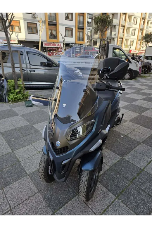 Piaggio MP3 530 Ön Cam 2023-2026 Model 72cm Şeffaf Renkli 4mm UZUN