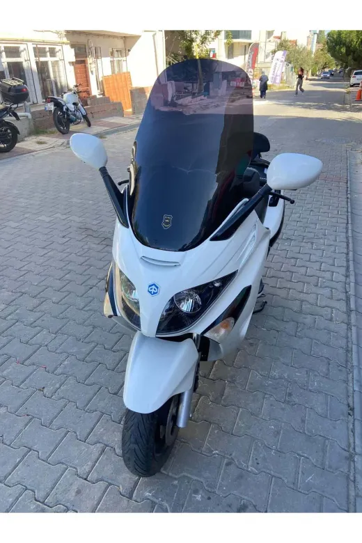 Piaggio X Evo 400 Ön Cam 2008-2016 Model 70cm Siyah Renkli 4mm UZUN