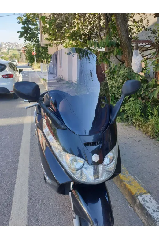Piaggio X8 200 Ön Cam 2004-2006 Model 58cm Füme Renkli 4mm