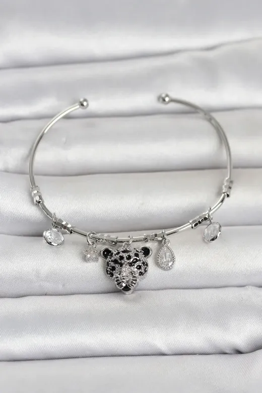 Pirinç Gümüş Renk Leopar Detaylı Charmlı Kadın Bileklik TJ-BB8489