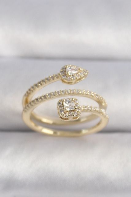 PRATİKOBA MEYEB675ae116b38be74d430a5c2c-BLMY Mey İthalat Pirinç Gold Renk Zirkon Taşlı Ok Model Vıp Seri Kadın Yüzük Çok Renkli
