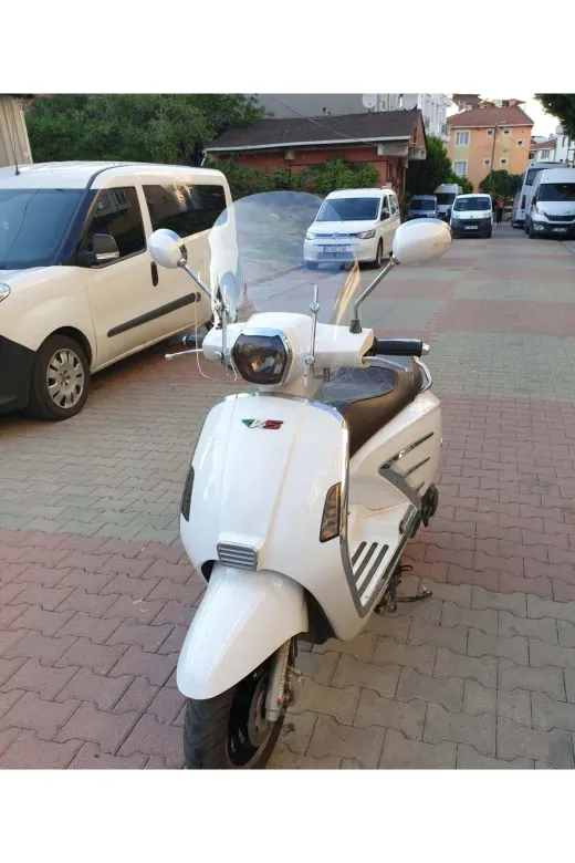 RKS Bitter Ön Cam 2022-2026 Model 37cm Şeffaf Renkli 4mm APARATSIZ
