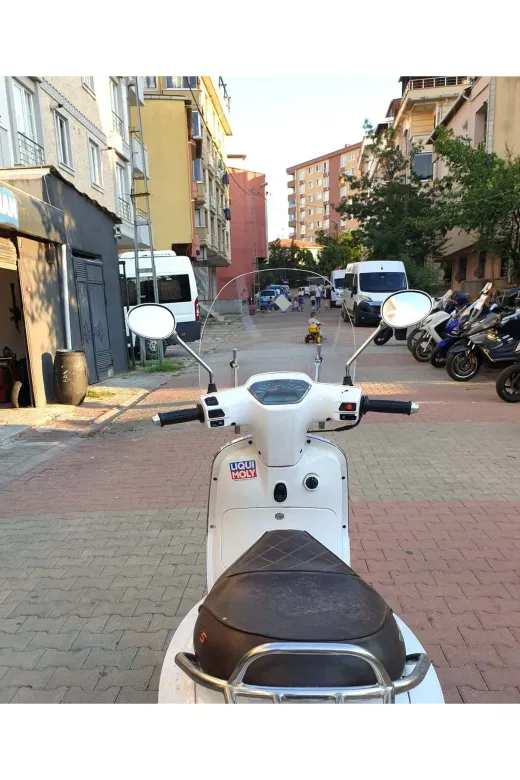 RKS Bitter Ön Cam 2022-2026 Model 37cm Şeffaf Renkli 4mm APARATSIZ