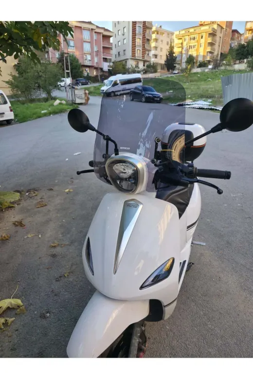 Rks Letbe LB 125 Ön Cam 2023-2026 Model 44cm Füme Renkli 4mm APARATSIZ