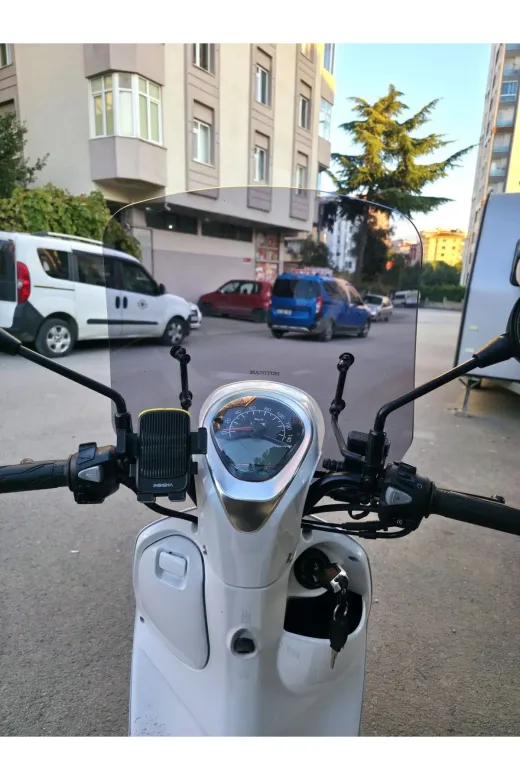 Rks Letbe LB 125 Ön Cam 2023-2026 Model 44cm Füme Renkli 4mm APARATSIZ