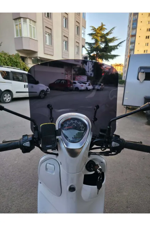 Rks Letbe LB 125 Ön Cam 2023-2026 Model 44cm Siyah Renkli 4mm APARATSIZ