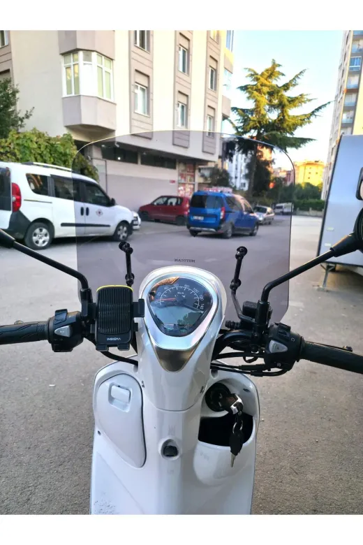 Rks Neon 125 Ön Cam 2023-2026 Model 44cm Füme Renkli 4mm APARATSIZ