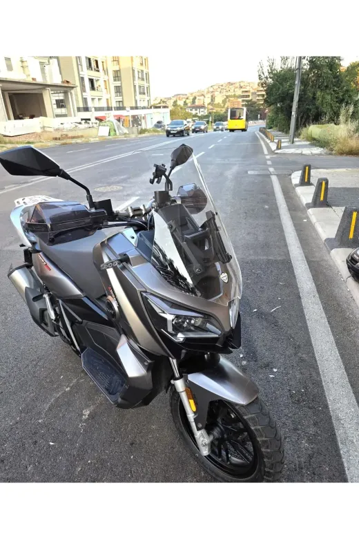 RKS Reale 125 Ön Cam 2023-2026 Model 55cm Şeffaf Renkli 4mm KISA SPOR CAM