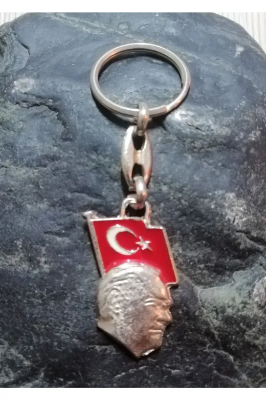 SANAT TACİRİ 773060751 Atatürk Anahtarlık Atatürk Ve Bayrak Temalı Metal Anahtarlık