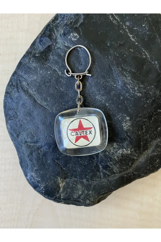 SANAT TACİRİ EK75RTG4HH Vintage Caltex Yazili Plastik Anahtarlik