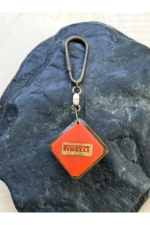 SANAT TACİRİ EK7GBF2573D Antika Pirelli Anahtarlik Çift Tarafli Sert Mika Anahtarlik
