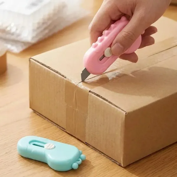 Sevimli Dinozor Tasarımlı Pratik Mini Makas ve Kesici Seti