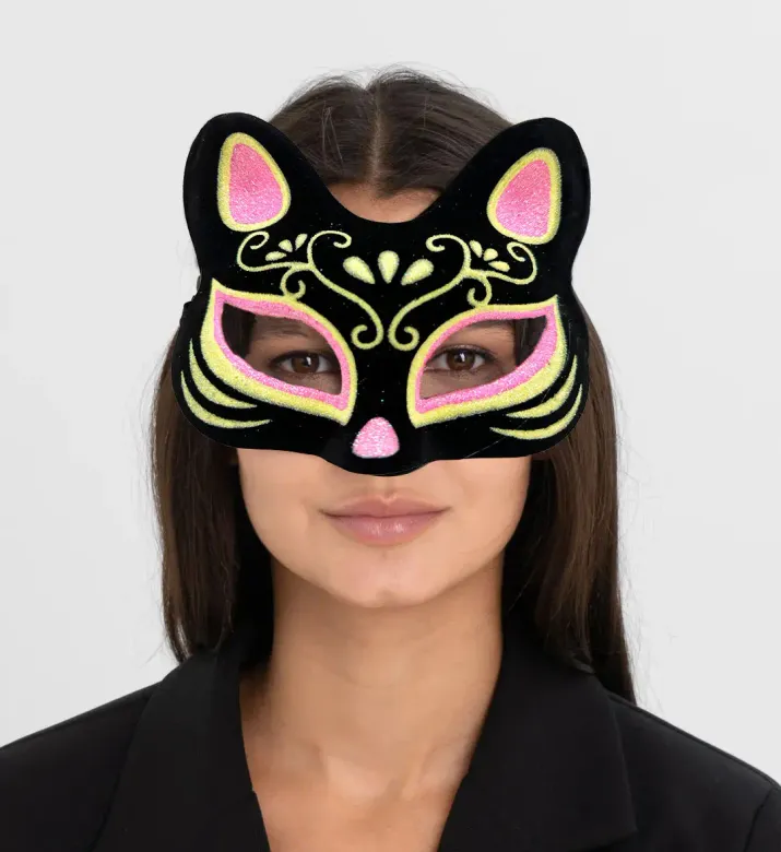 Siyah Renk Süet Kaplama Üzeri Pembe Sarı Simli Kedi Maskesi 17x14 cm (4745)