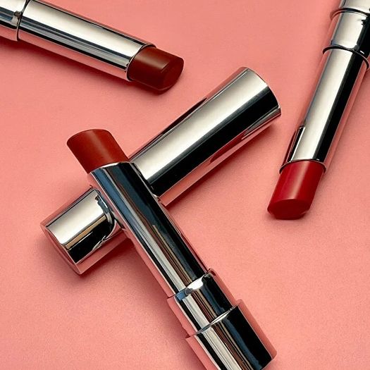 ST25030018 Flormar Lip Stick Sheer Up Nemlendirici Parlak Ruj Daring Whisper
