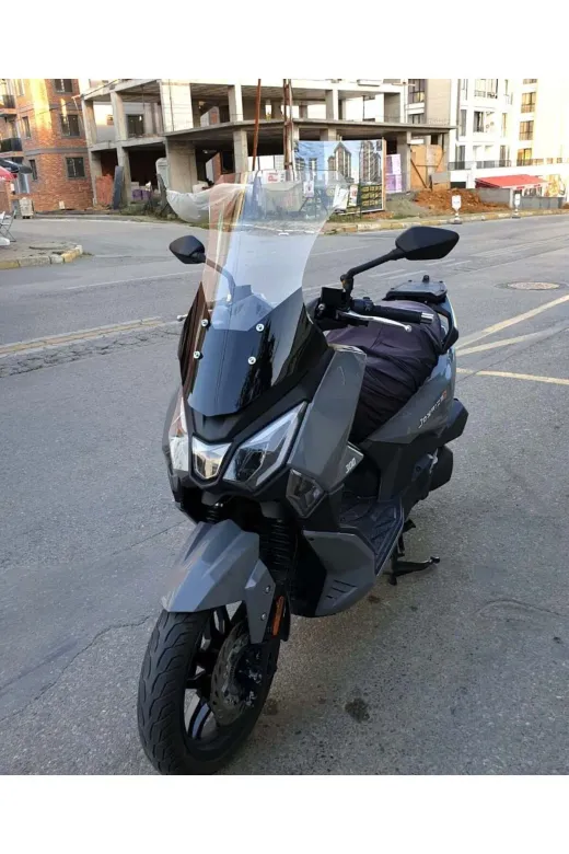 SYM Joyride 300 Ön Cam 2023-2026 Model 65cm Şeffaf Renkli 4mm ORTA BOYLU