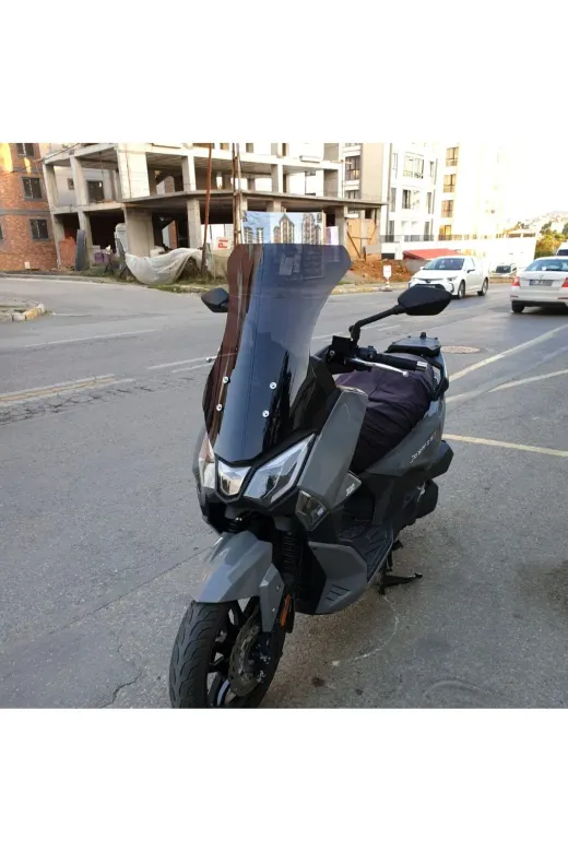 SYM Joyride 300 Ön Cam 2023-2026 Model 65cm Siyah Renkli 4mm ORTA BOYLU