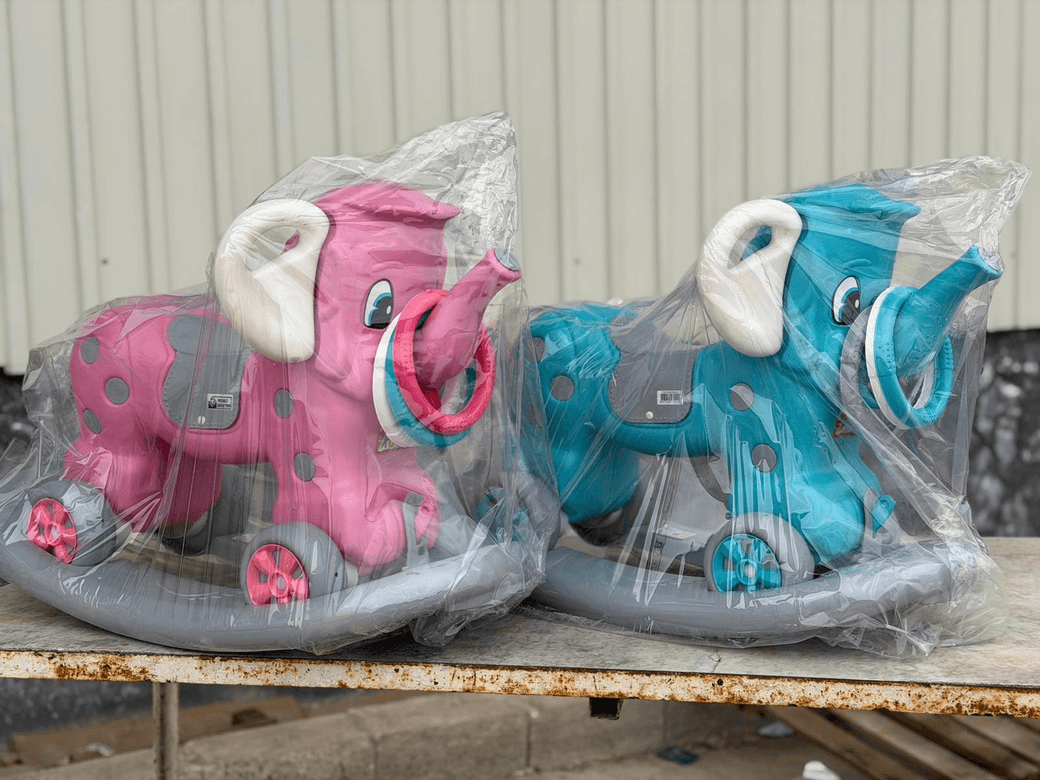 Tekerlekli Sallanan Fil Pembe