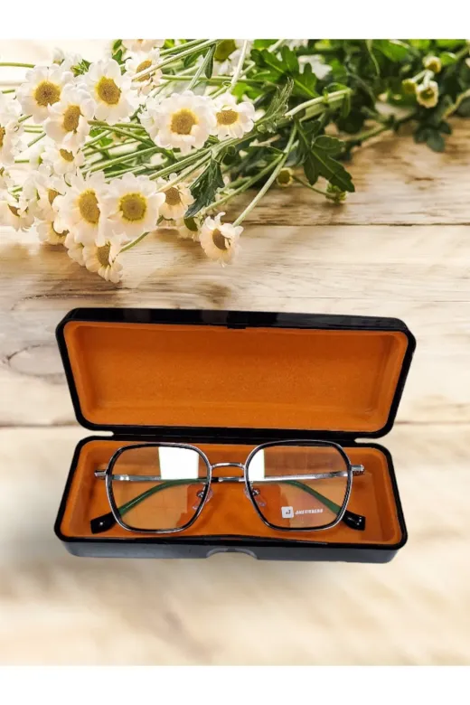 TrendMilano TYC00843830307 Gözlük Kılıfı Optik Çerçeve Bez Ve Sprey Hediyeli.