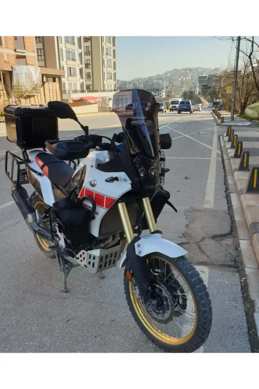 Yamaha Tenere Rall 700 Ön Cam 2019-2026 Model 39cm Siyah Renkli 4mm