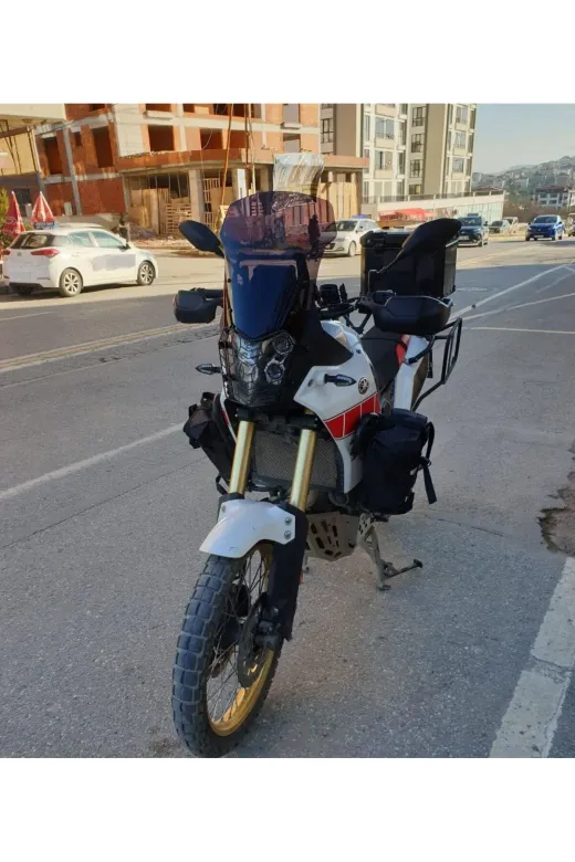 Yamaha Tenere Rall 700 Ön Cam 2019-2026 Model 39cm Siyah Renkli 4mm