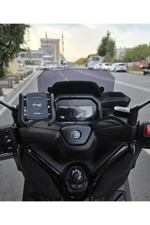 Yamaha Xmax Techmax Ön Cam 2025-2026 Model 39cm Füme Renkli 4mm Asansörlü
